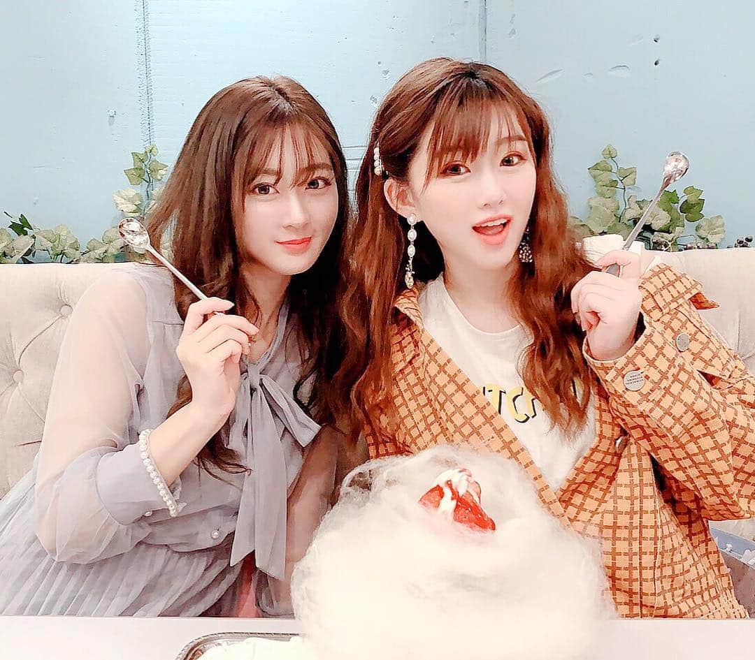 伊藤愛梨さんのインスタグラム写真 - (伊藤愛梨Instagram)「野菜とフルーツのカフェのお店🌟 🎀wired bonbon🎀 可愛いし美味しかった❤️ @krex_official ・ ・ ・ ・ ・ ・ ・ ・ #パフェ #新宿#homibing#カフェ#カフェ巡り#おやつ#デザート#スイーツ#アイスクリーム#イチゴ #わたあめ #インスタ映え#美味しい#女子会#女子力#ファッション#お洒落#可愛い#wiredcafe #strawberry#icecream#desert#sweets#cafe#fashion#springfashion#japanesegirl#pancake#koreafashion」4月28日 23時23分 - ilovely1007_
