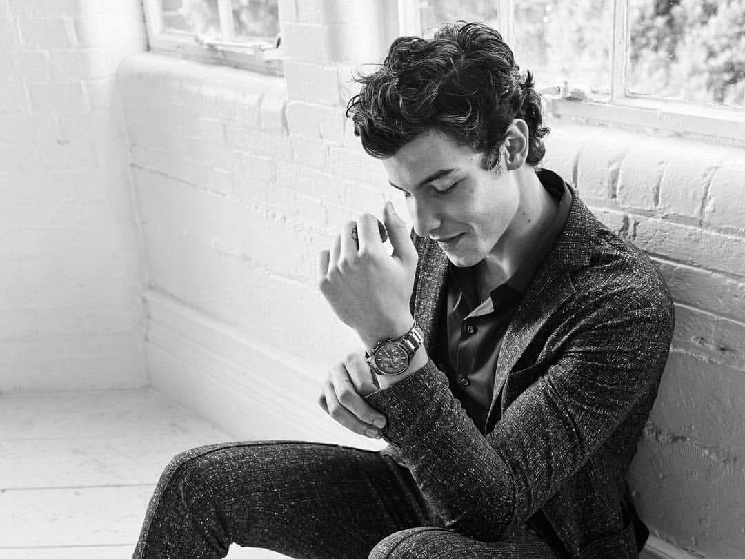 Armani Officialさんのインスタグラム写真 - (Armani OfficialInstagram)「Choose a statement watch like @shawnmendes #EAwatches」4月28日 23時17分 - emporioarmani