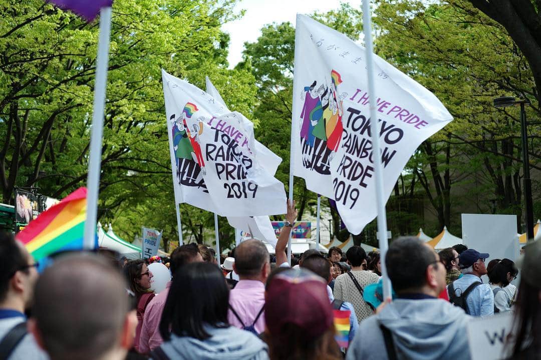 The Japan Timesさんのインスタグラム写真 - (The Japan TimesInstagram)「With rainbow flags flying high, thousands of members of the LGBT community and their supporters took to the streets of Shibuya Ward on Sunday to march in the annual Tokyo Rainbow Pride Festival parade. According to the organizers, 10,000 people were expected to take part in this year’s march — believed to be the largest of its kind in the nation — with more than 180,000 participating in the festival itself. The parade marked the 25th year such a march has been held, with the first promoting LGBT rights taking place in 1994. (Photos by @ryuseitakahashi217 and Chisato Tanaka) . . . . . . #pride #prideparade #tokyorainbowpride #tokyorainbowpride2019 #lgbt #lgbtq #lgbtrights #tokyo #🏳️‍🌈」4月28日 23時21分 - thejapantimes