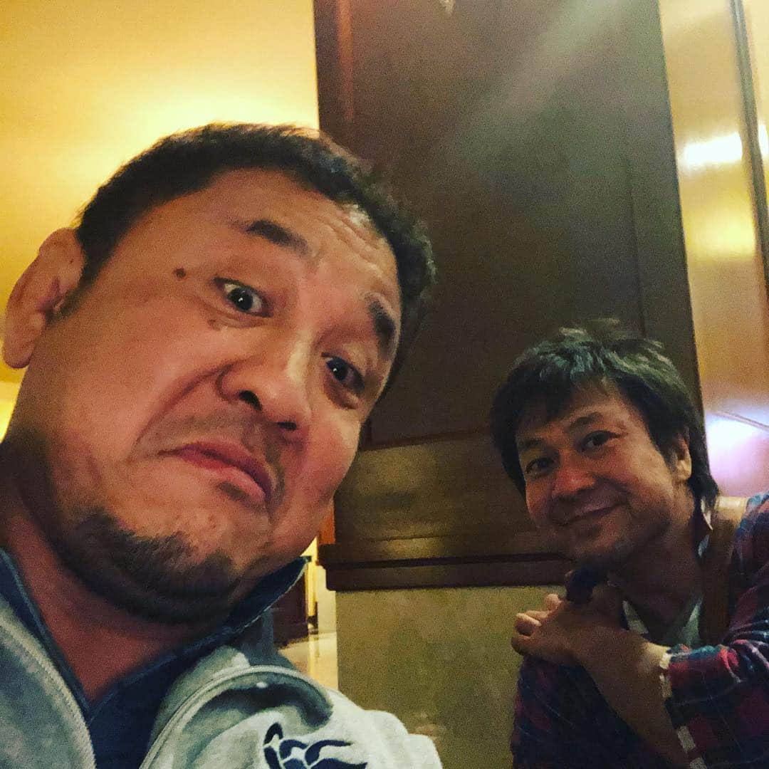 永田裕志さんのインスタグラム写真 - (永田裕志Instagram)「今回のアメリカ遠征では小島さんとの二人旅でした。私は小島さんの事を沢山助けてあげて、小島さんも私を少しだけ助けてくれました(笑)。心より感謝申し上げます。ありがとうございました😊！ #小島聡  #永田裕志  #nwa  #シャーロット  #次は5月  #roh」4月28日 23時35分 - yuji_nagata