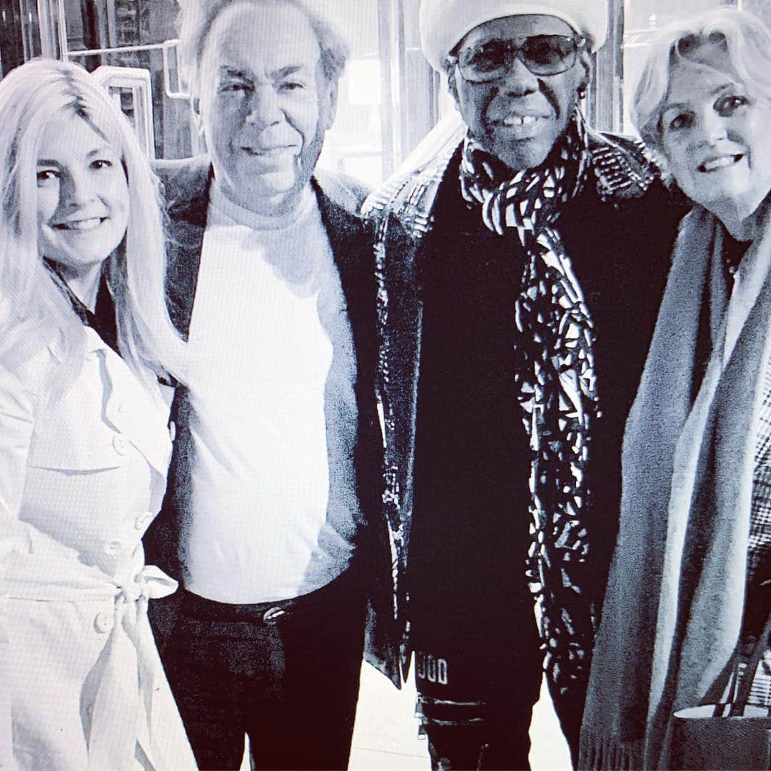 ナイル・ロジャースさんのインスタグラム写真 - (ナイル・ロジャースInstagram)「A great night of dinner, laughter and theater w @nhunt1778 @andrewlloydwebber @nilerodgers @Madswebs I woke up laughing.」4月28日 23時37分 - nilerodgers