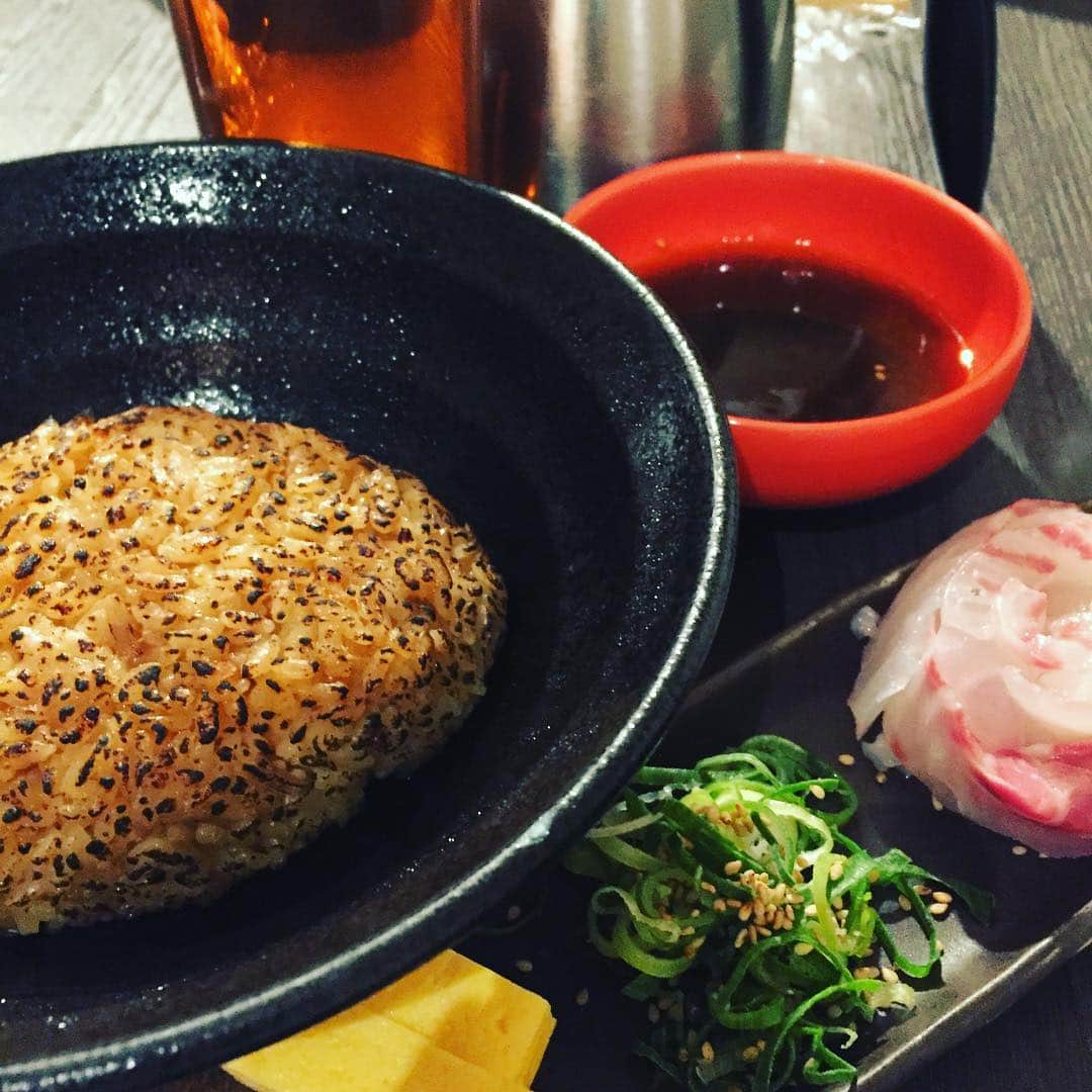 のインスタグラム：「今日のまかないは変わり種茶漬け！ おにぎりの中身はなんでしょうか？ワクワク笑 いつもありがとうございます😊#個室#イーマ#photooftheday #instafood #instagood #photographer #和食#ブライダル#居酒屋#梅田#いいね#まかない#osaka#ランチ#予約#米活#女子会#宴会#日本酒#阪神百貨店#駅近#サプライズ#ママ会」