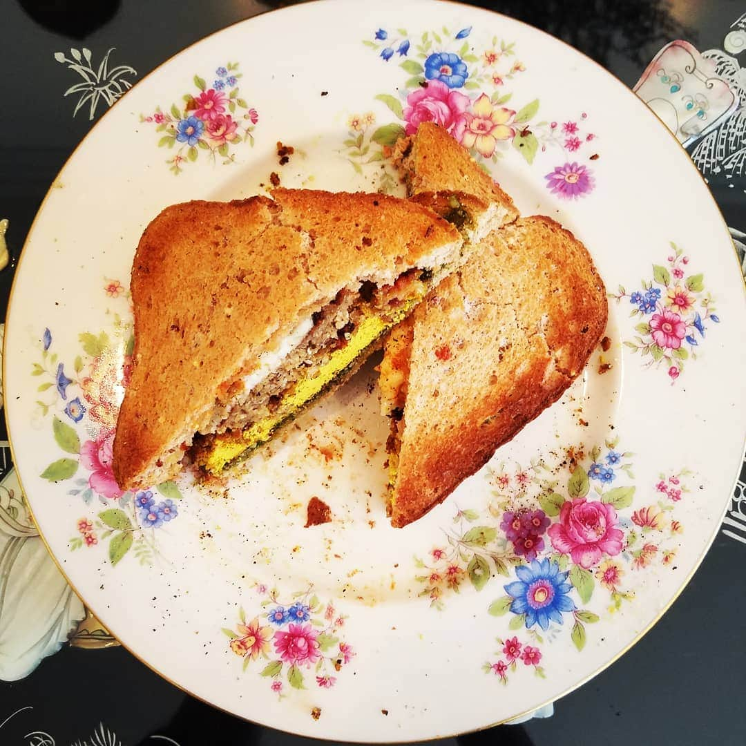 ガソリングラマーさんのインスタグラム写真 - (ガソリングラマーInstagram)「VEGAN PESTO SAUSAGE EGG CHEESE BREAKFAST SANDWICH 🥪 #GASOLINEKITCHEN adventures  @littlenorthernbakehouse #veganbread 🍞🍞🍞 @seggianolovesfood #veganpesto #basilpestogenovese  @theuncreamery #dillhavarti 🧀🧀 #vegancheese  @sperofoods #SCRAMBLIT 🍳🥚🍳 #veganegg  @hilaryseatwell  #spicyveggiebreakfastsausage  @mountainroseherbs smoked black pepper birdseye chili pepper  @yellowbirdsauce #hotsauce  #vegan #vegansofIG #eatplants #eatvegan #vegansofinstagram #plantbased #veganfood #instavegan #whatveganseat #VEGANRECIPE #vegangood #veganawesome #littlenorthernbakehouse  #seggiano  #theuncreamery #sperofoods  #hilaryseatwell  #mountainroseherbs  #yellowbird  @gasolineglamour  #GASOLINEGLAMOUR」4月29日 5時15分 - gasolineglamour