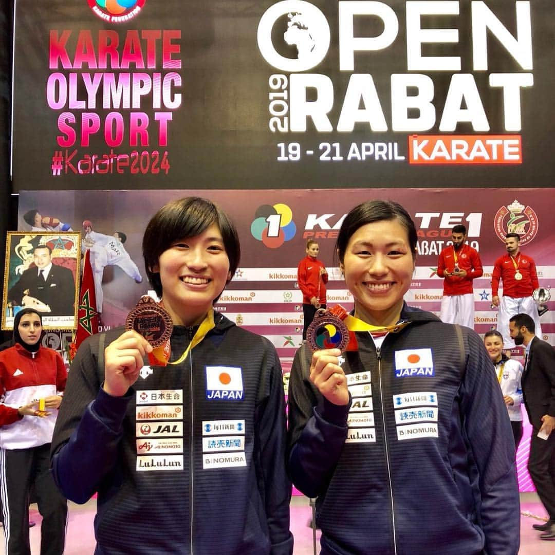 染谷真有美のインスタグラム：「karate1 premier league RABAT2019🇲🇦 . お姉ちゃんと一緒にメダルを獲ることが出来ました🥉🥳応援、サポートありがとうございました！ . 一緒に優勝できるように頑張ります🥇 . #karate #olympic #tokyo #2020 #姉妹 . #ホテルの人が優しかった  #部屋にお花置いてくれた💐 . #phiten #愛用品 #マットレス  #星のやすらぎ #エアロクレイドル  #アミノバイタル💪🌟 . #Thank you for taking a photo📸😊 @aghayev_rafael . #Thank you always for the coach🤝」