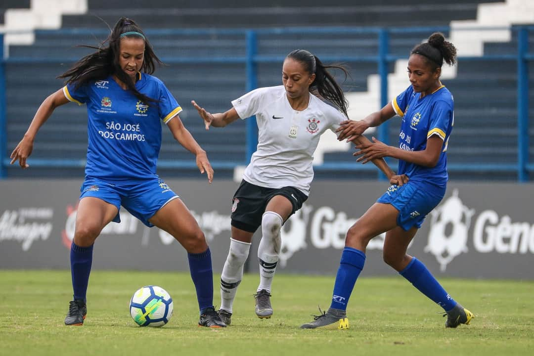 コリンチャンスさんのインスタグラム写真 - (コリンチャンスInstagram)「Hoje tem Timão em campo também no Futebol Feminino. Às 15h, pelo Campeonato Paulista, as meninas do Timão encaram o São José, na Fazendinha! A entrada para a Fiel é gratuita e a partida também terá transmissão ao vivo na https://tv.corinthians.com.br/ . 📷 Bruno Teixeira . . #RespeitaAsMinas #VaiCorinthians」4月29日 0時05分 - corinthians