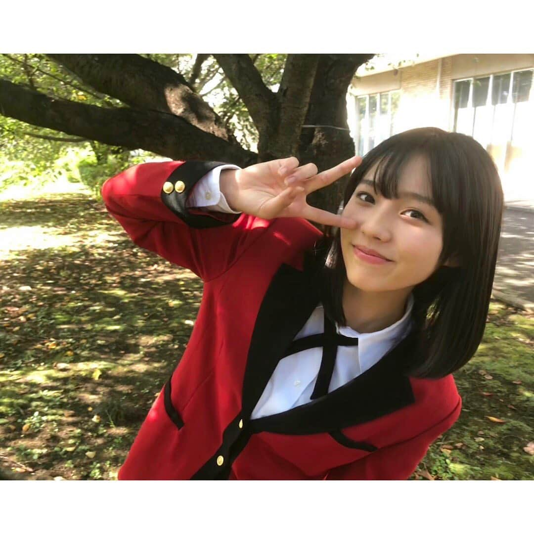 秋田汐梨さんのインスタグラム写真 - (秋田汐梨Instagram)「・ 5月3日公開の映画「賭ケグルイ」に、和気屋喪部美役で出演させていただきました！ 撮影はみなさんの芝居に圧倒されました、、！熱気がすごいです 冒頭のほうにいます！ぜひ！ #賭ケグルイ」4月29日 0時12分 - shiori_akita319official