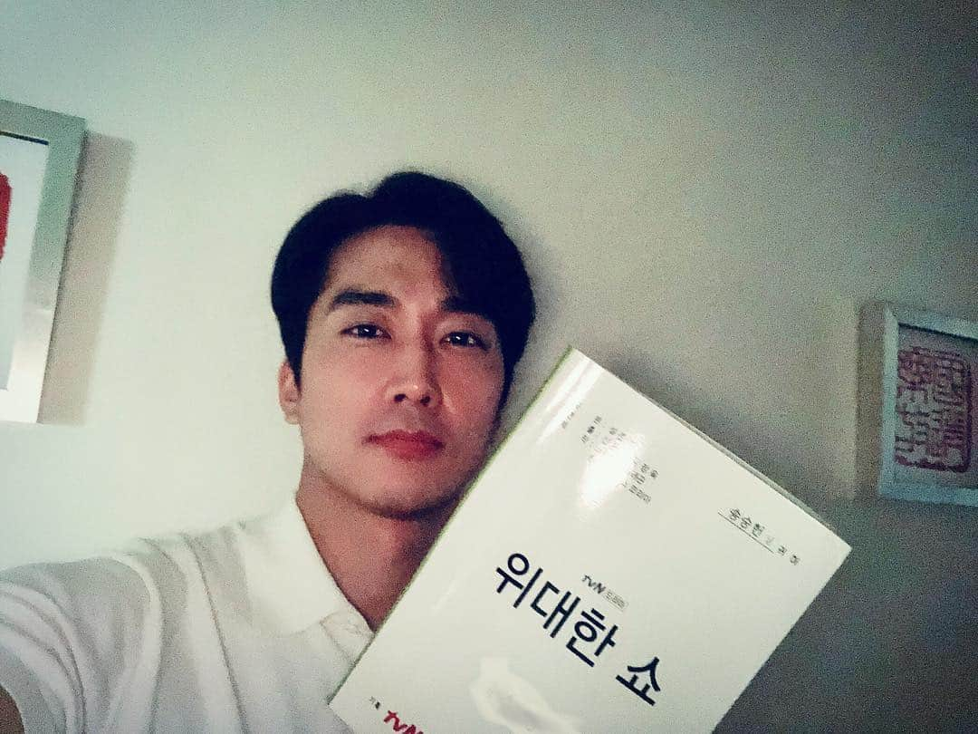 ソン・スンホンさんのインスタグラム写真 - (ソン・スンホンInstagram)「Good night ^^」4月29日 0時25分 - songseungheon1005