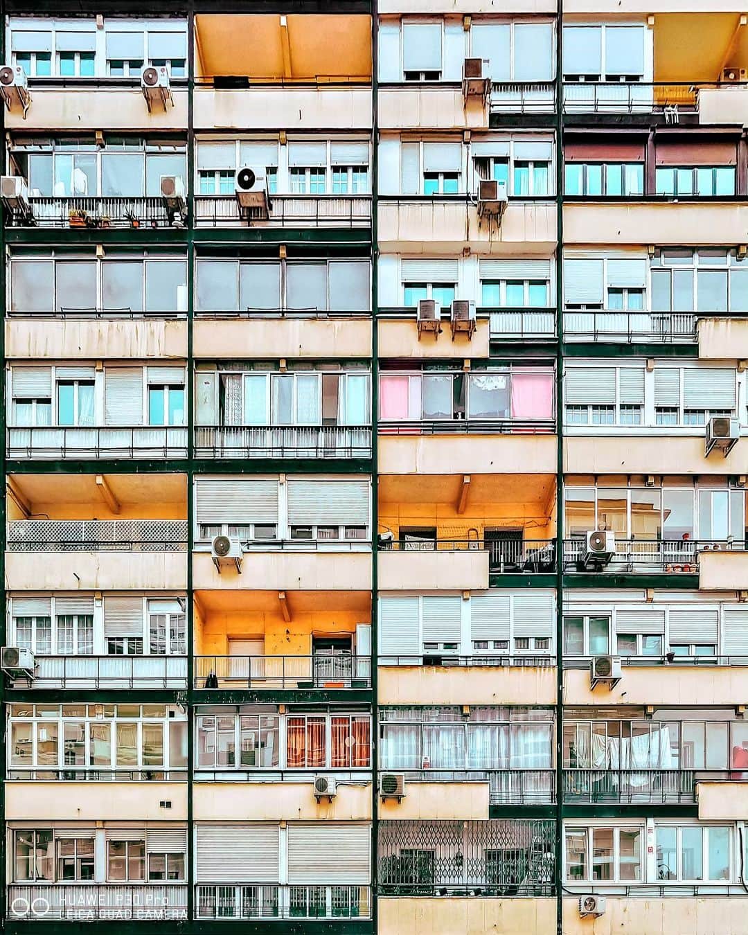 Nicanor Garcíaのインスタグラム：「The skin I live in | La piel que habito #nicanorgarcia #travelarchitectures . #CapturedOnHuawei #HuaweiP30Pro 16mm @huaweimobileesp」