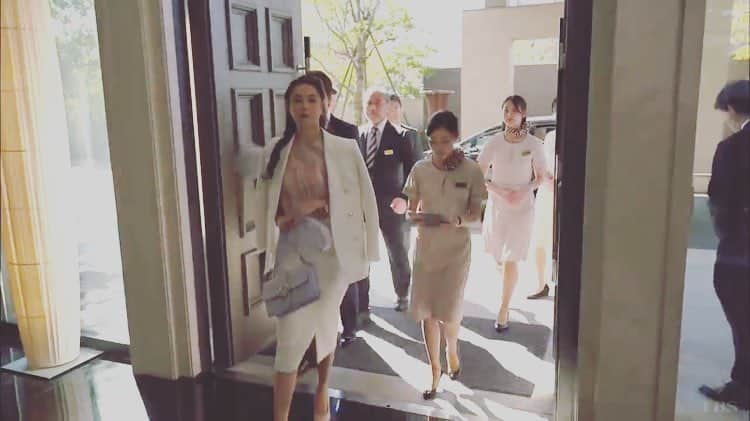 古城優奈さんのインスタグラム写真 - (古城優奈Instagram)「見つけてくれたかな？？ #tbs #インハンド  #アンチエイジング #社員役」4月29日 0時24分 - yuna_kojyo