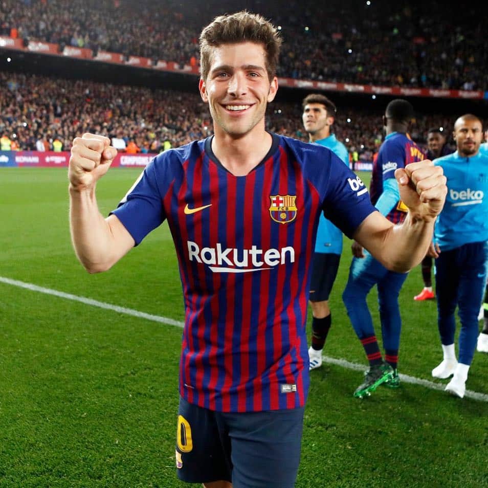 セルジ・ロベルトのインスタグラム：「🏆」