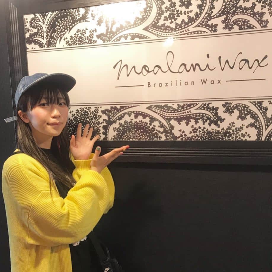 ぱいぱいでか美のインスタグラム：「主催イベの前にメンテ的なの行きまくりがち。 Moalani Waxにお世話になりました。 ꙳ #moalaniwax #原宿 #ブラジリアンワックス #脱毛 ꙳ 平成最後のMoalani Wax行ってきました！ (何にでも平成最後つけてこ…折角なんで…) いつもピカピカにして頂いとります、ありがとうございます！ 5/3のレコ発&生誕ライブに向けて やっぱ隅々まで綺麗にしていきたいので❤︎❤︎ 脱毛は夏になって急に通うよりは夏前から行くのおススメです個人的には。 行っとくとやっぱ薄くなってくのでいざ水着きるってなった時に楽ですよ！ 自己処理もかなり簡単になります。 ブラジリアンワックスに限らずどの脱毛もある程度通っとくと夏の快適度違うような気が！ . レコ発&生誕ライブ、もうすぐですー！ ハイライトにチケットのリンク飛べるやつ載せてるので是非！ ライブハウスが公表してるキャパMAXまで人を入れるとかなりハードコアな感じになるので ある程度前売りが売れたらあとは当日券対応にしてこうかと考えています！ 主催特権……！王様……！ そしてありがたいことにある程度売れてきてるので… チケットお早めにです！よろしく！ ↓詳細↓ 5/3 下北沢ERA 17:30〜 「でか美のお誕生日会&メガ象レコ発！〜馬鹿さわぎスカーレット〜」 出演 O.A milco MIC  RAW RUGA (laboratory) 新しい学校のリーダーズ 怪奇！YesどんぐりRPG ぱいぱいでか美withメガエレファンツ SP10秒だけゲスト 絵恋ちゃん . 毎年恒例生誕のイベントタイトルはBerryz工房さんもじり！ でか美ヲタク〜！ 胸さわぎスカーレットのコールを覚えてきてください。」