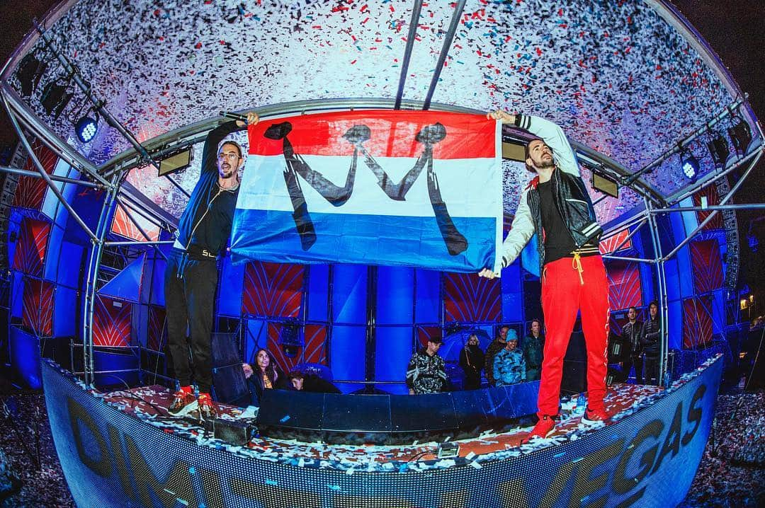 Dimitri Vegas & Like Mikeさんのインスタグラム写真 - (Dimitri Vegas & Like MikeInstagram)「3/3 🇳🇱 Thanks The Netherlands for having us on Kingsday! 🙏🏻」4月29日 0時52分 - dimitrivegasandlikemike