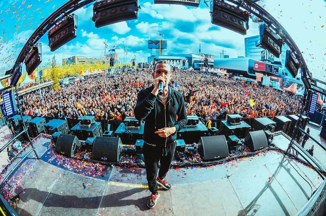 Dimitri Vegas & Like Mikeさんのインスタグラム写真 - (Dimitri Vegas & Like MikeInstagram)「3/3 🇳🇱 Thanks The Netherlands for having us on Kingsday! 🙏🏻」4月29日 0時52分 - dimitrivegasandlikemike