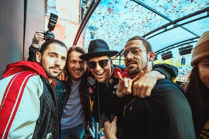 Dimitri Vegas & Like Mikeさんのインスタグラム写真 - (Dimitri Vegas & Like MikeInstagram)「3/3 🇳🇱 Thanks The Netherlands for having us on Kingsday! 🙏🏻」4月29日 0時52分 - dimitrivegasandlikemike