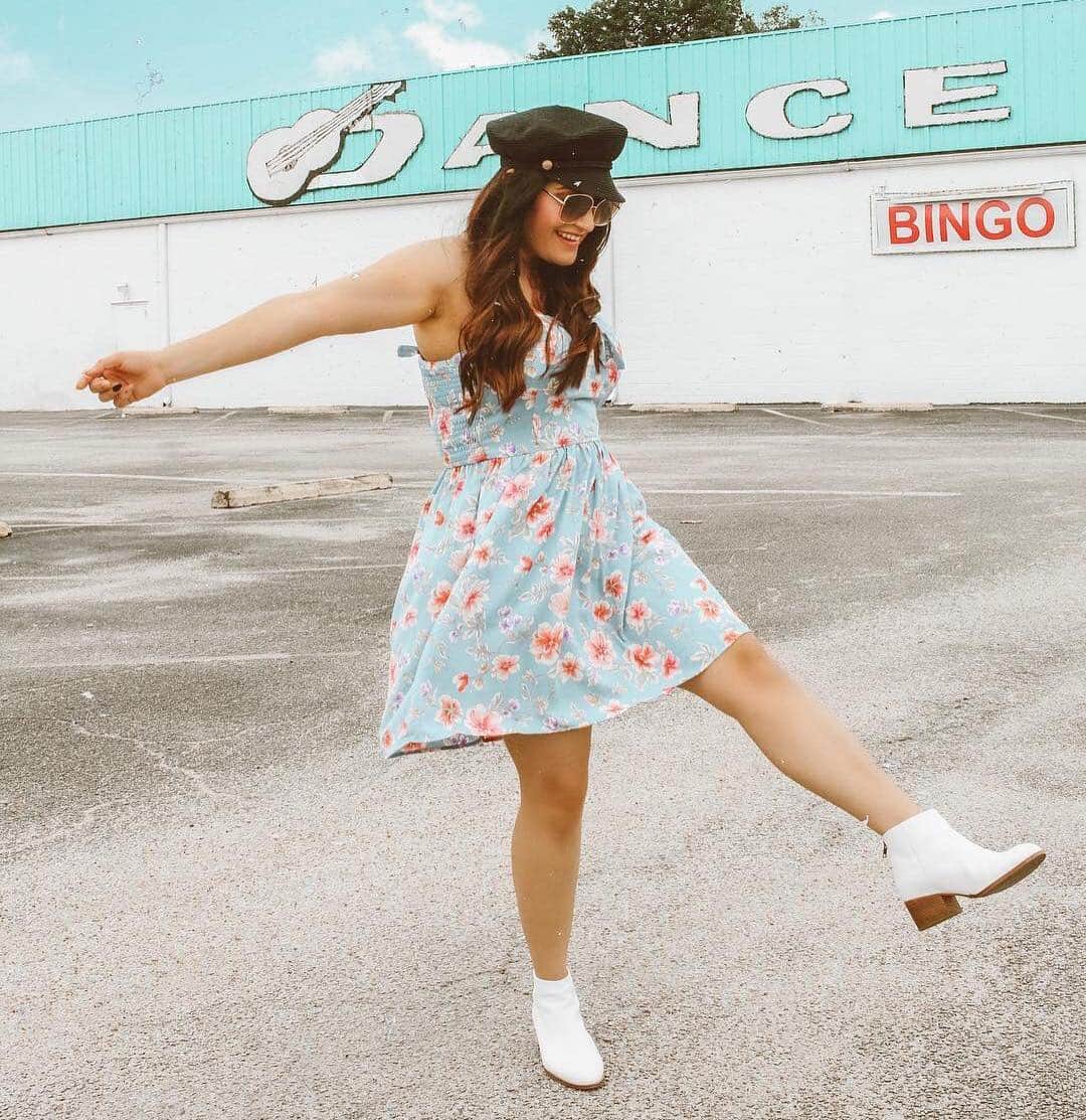Target Styleのインスタグラム：「How we feel about spring #Sundays. 🌸 📷: @mslauradoll」