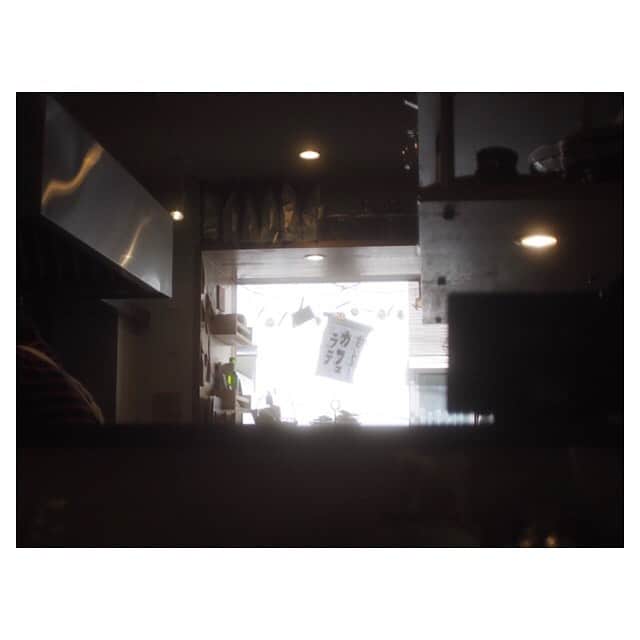 江嶋綾恵梨さんのインスタグラム写真 - (江嶋綾恵梨Instagram)「甘いやさしいカフェラテ。☕️﻿ ﻿ ぬくもり溢れる空間でしたとさ﻿ いや〜オールドレンズと相性良きだった◎笑﻿ ﻿ #hiffcafe #多摩川カフェ #多摩川 #カフェ巡り #えじカメラ」4月29日 1時05分 - aeringoooo