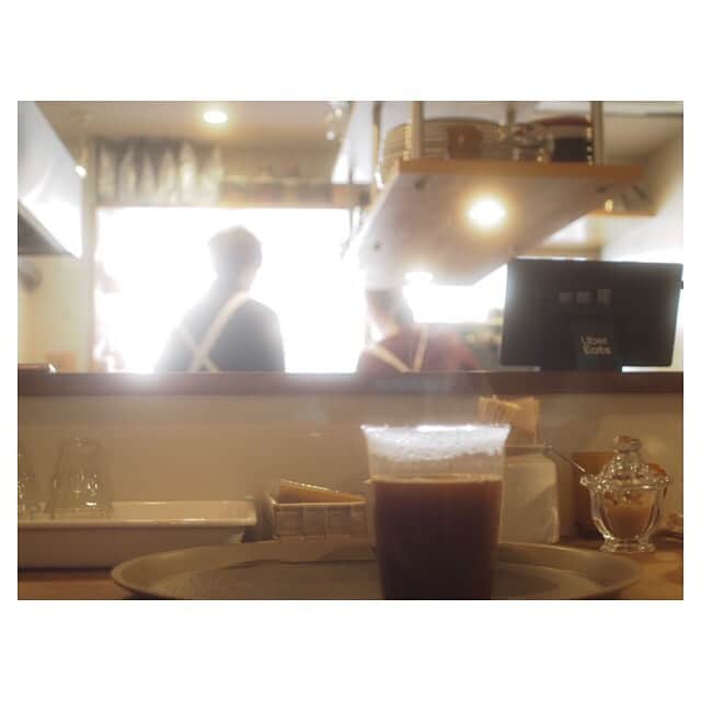 江嶋綾恵梨さんのインスタグラム写真 - (江嶋綾恵梨Instagram)「甘いやさしいカフェラテ。☕️﻿ ﻿ ぬくもり溢れる空間でしたとさ﻿ いや〜オールドレンズと相性良きだった◎笑﻿ ﻿ #hiffcafe #多摩川カフェ #多摩川 #カフェ巡り #えじカメラ」4月29日 1時05分 - aeringoooo