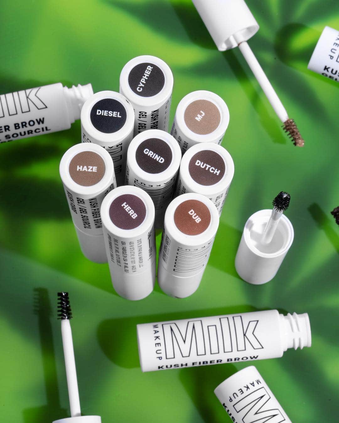 Milk Makeupさんのインスタグラム写真 - (Milk MakeupInstagram)「What emoji are we thinking of? 👀 First one to guess gets a #kushbrow in their shade! 😛 - #kushbrow is here to make your life easier: hemp-derived cannabis seed oil + flexible gel mix to create a creamy formula that fuses the tinted heart-shaped fibers for high def and thicc brows ✨ - Congrats to: @hxnnxh27 ❤️ #takecarewithkush」4月29日 1時07分 - milkmakeup