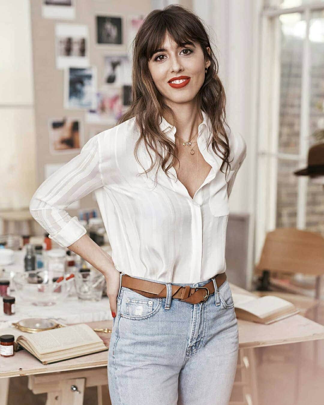 PORTER magazineさんのインスタグラム写真 - (PORTER magazineInstagram)「A French native living in New York, in-demand makeup artist and @EsteeLauder’s Global Beauty Director @Violette_fr has redefined ‘everyday’ beauty. Discover her enviable daily routine through the link in bio. 💋 📸: Steven Pan + repost via @violette_fr」4月29日 1時10分 - portermagazine