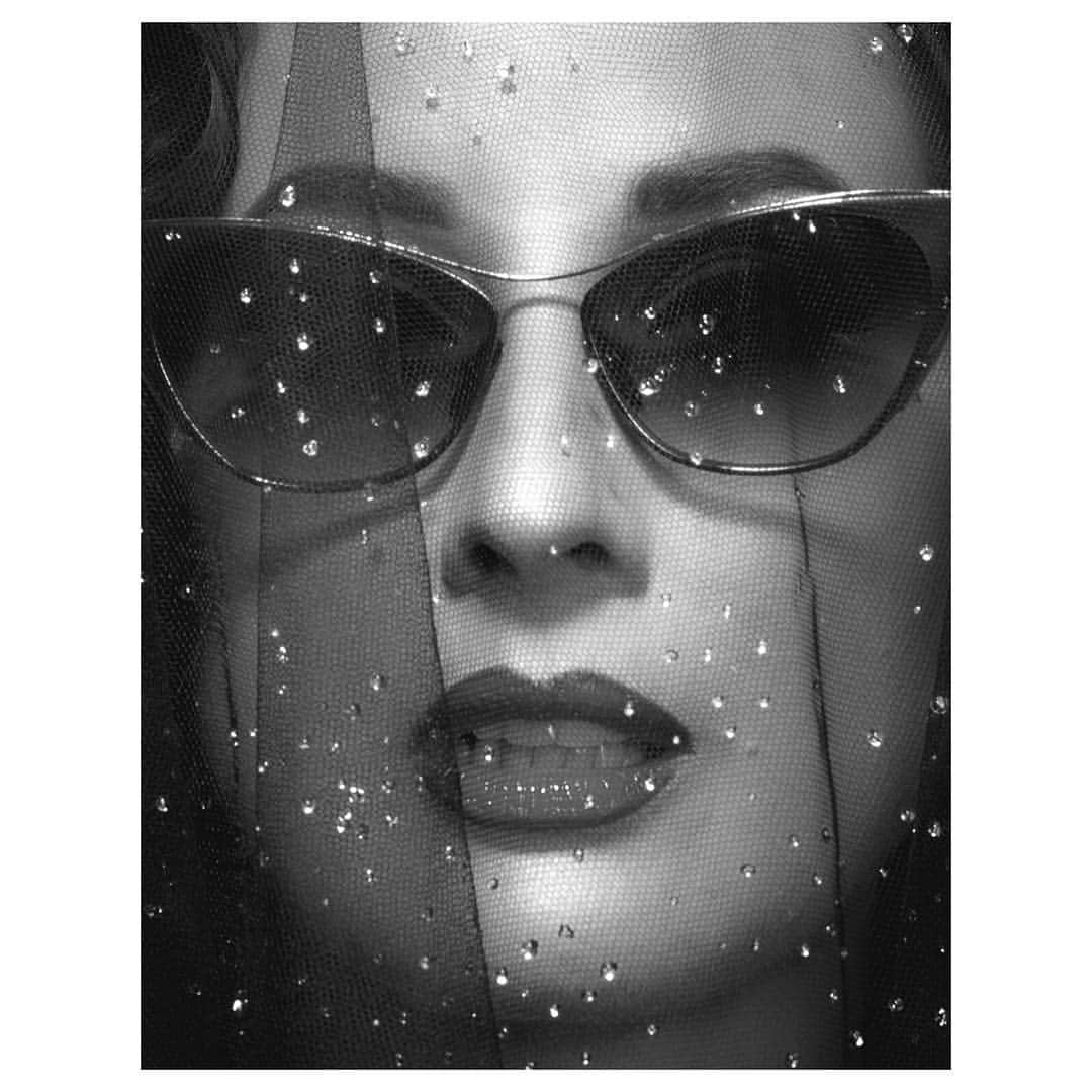 ディタのインスタグラム：「Seeing double with a cat-eye for the modern femme totale. DITA Eyewear for Dita Von Teese is available now at dita.com and DITA Flagship stores #DITAeyewear #DITAsunglasses #DitaVonTeese」