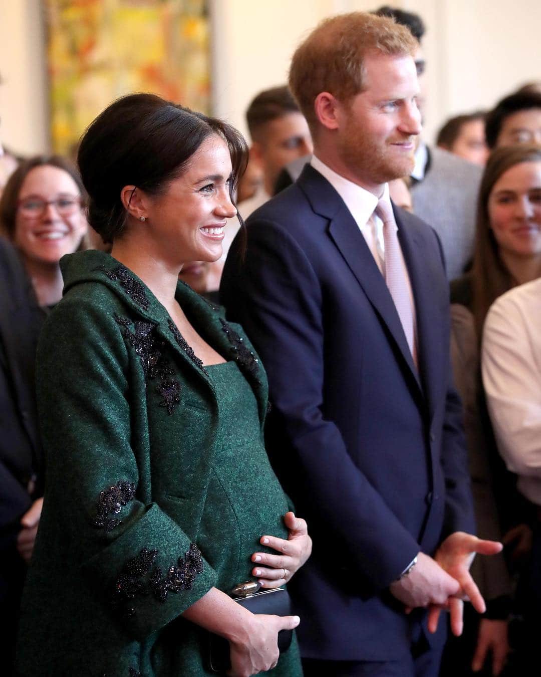 E! Onlineさんのインスタグラム写真 - (E! OnlineInstagram)「As we eagerly await the birth of the royal baby, new details have emerged about Meghan Markle & Prince Harry's plan to move to Africa with their future child. Link in bio! (📷: Getty Images)」4月29日 2時07分 - enews