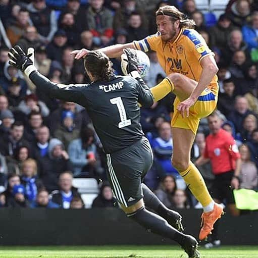 ヨナス・オルソンさんのインスタグラム写真 - (ヨナス・オルソンInstagram)「Away days⚽️」4月29日 3時03分 - jonasolsson3