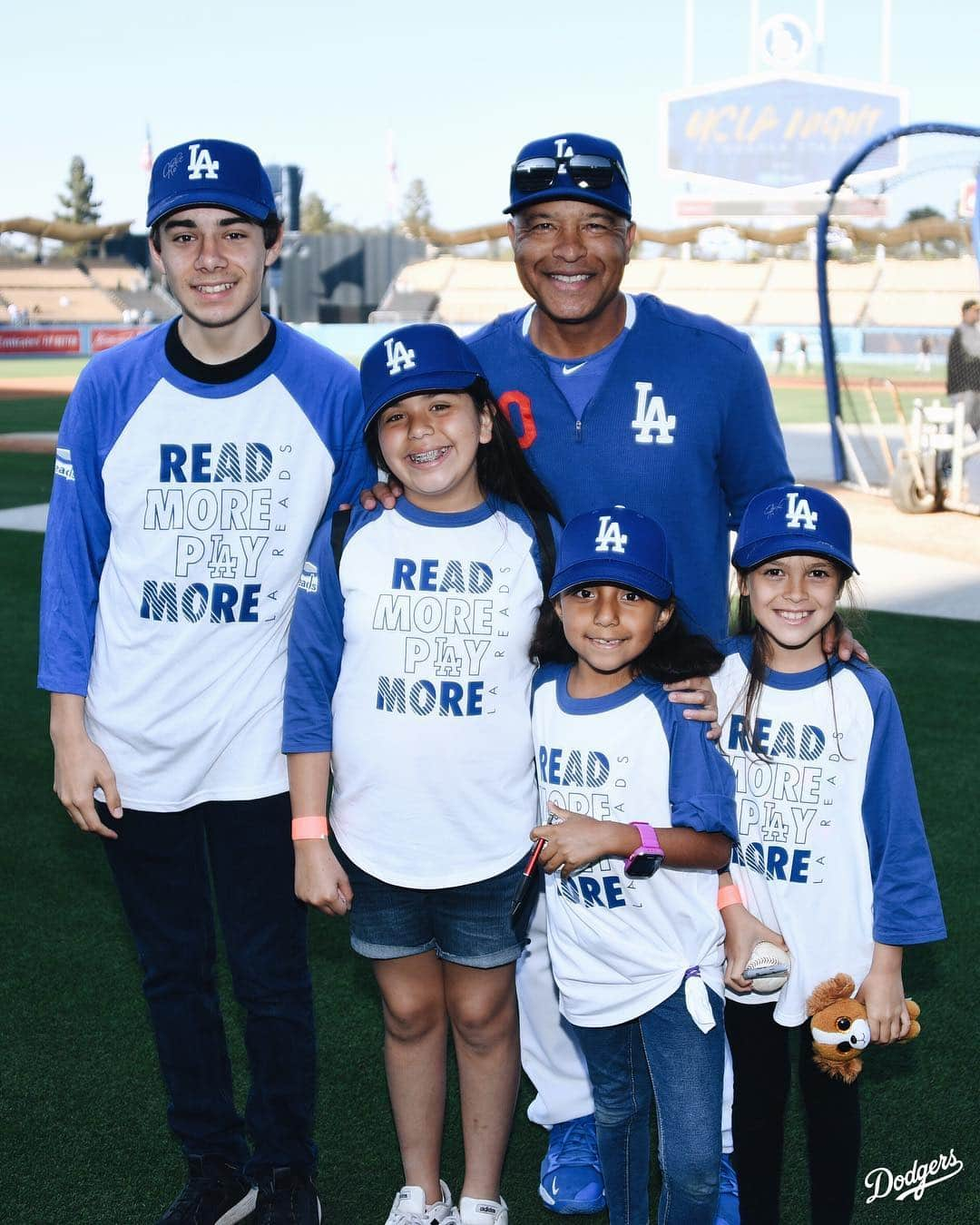 Los Angeles Dodgersさんのインスタグラム写真 - (Los Angeles DodgersInstagram)「Congratulations to our Dodgers Reading Champions for the month of March! These five reading champions read for a total of 5,256 minutes. Register your child at Dodgers.com/LAReads for a chance to receive on field recognition and win fun prizes. #LAReads」4月29日 3時10分 - dodgers