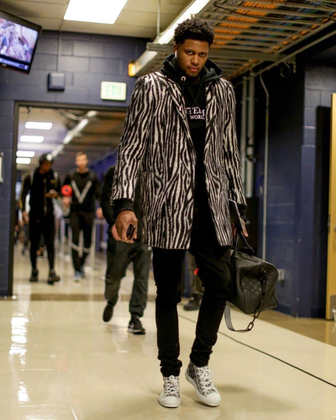 ルディ・ゲイのインスタグラム：「One last time #gospursgo」