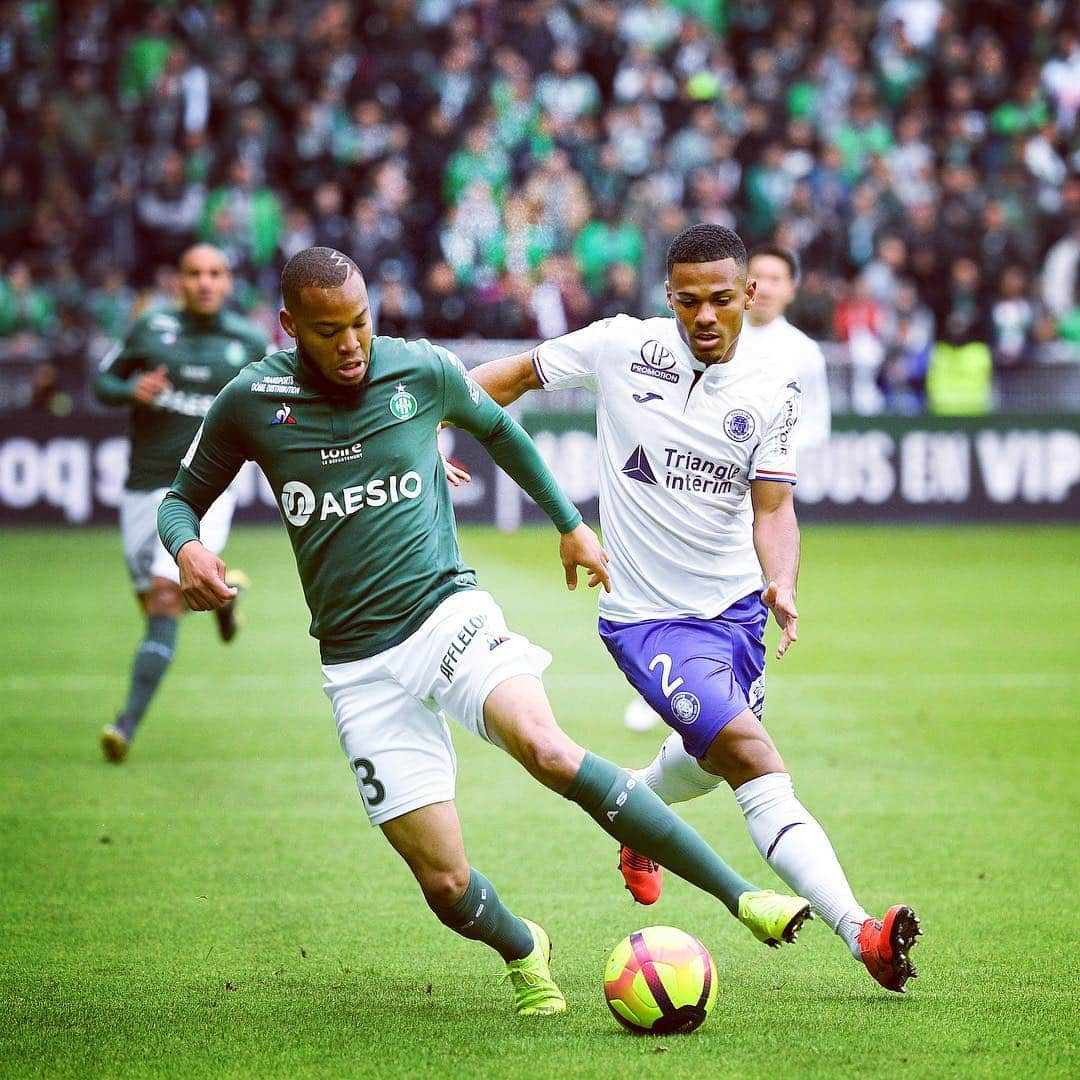 リーグ・アンさんのインスタグラム写真 - (リーグ・アンInstagram)「Doublé de #Beric ⚽️⚽️ Pénalty détourné par #Ruffier ✊ Les Verts s'imposent et restent 4e ✅ 🆚 #ASSETFC (2-0) • • #Ligue1Conforama #ASSaintEtienne #ASSE #ToulouseFC #ToulouseFootballClub #TFC #GeoffroyGuichard #StadeGeoffroyGuichard」4月29日 3時24分 - ligue1ubereats