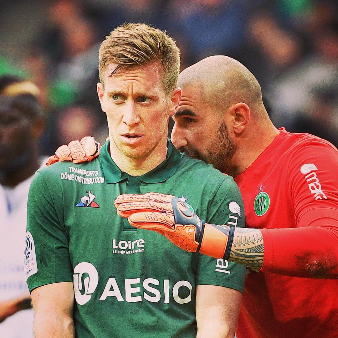 リーグ・アンさんのインスタグラム写真 - (リーグ・アンInstagram)「Doublé de #Beric ⚽️⚽️ Pénalty détourné par #Ruffier ✊ Les Verts s'imposent et restent 4e ✅ 🆚 #ASSETFC (2-0) • • #Ligue1Conforama #ASSaintEtienne #ASSE #ToulouseFC #ToulouseFootballClub #TFC #GeoffroyGuichard #StadeGeoffroyGuichard」4月29日 3時24分 - ligue1ubereats