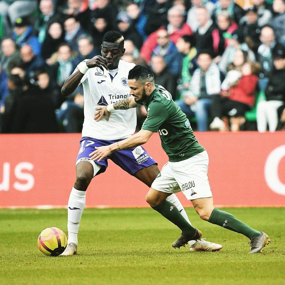 リーグ・アンさんのインスタグラム写真 - (リーグ・アンInstagram)「Doublé de #Beric ⚽️⚽️ Pénalty détourné par #Ruffier ✊ Les Verts s'imposent et restent 4e ✅ 🆚 #ASSETFC (2-0) • • #Ligue1Conforama #ASSaintEtienne #ASSE #ToulouseFC #ToulouseFootballClub #TFC #GeoffroyGuichard #StadeGeoffroyGuichard」4月29日 3時24分 - ligue1ubereats