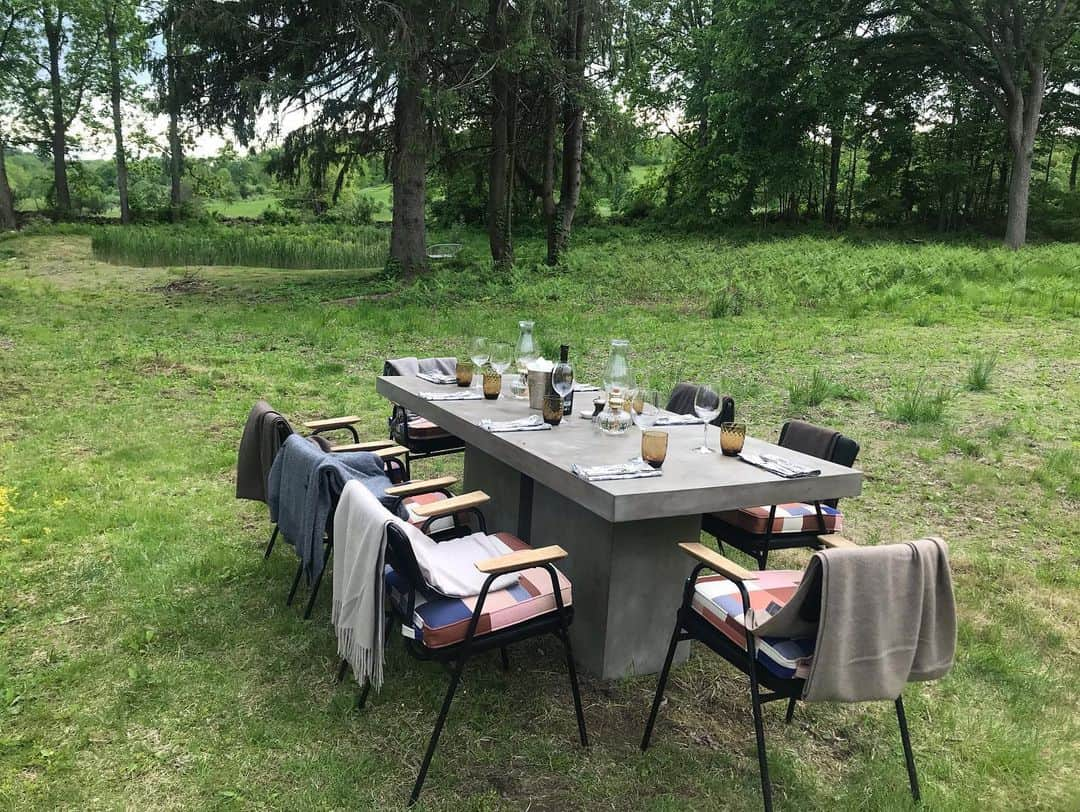 トームさんのインスタグラム写真 - (トームInstagram)「Heavenly #memorialdayweekend with these two angelic hosts in their beautiful home with extraordinary attention to detail and a lot of cheese #memorialday」5月28日 6時58分 - tomenyc