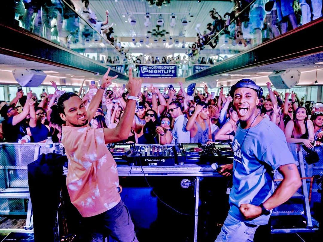 のインスタグラム：「What a vibe!!♥️ Thank you so much NYC! @sexybynature_official 🚢 🌊」