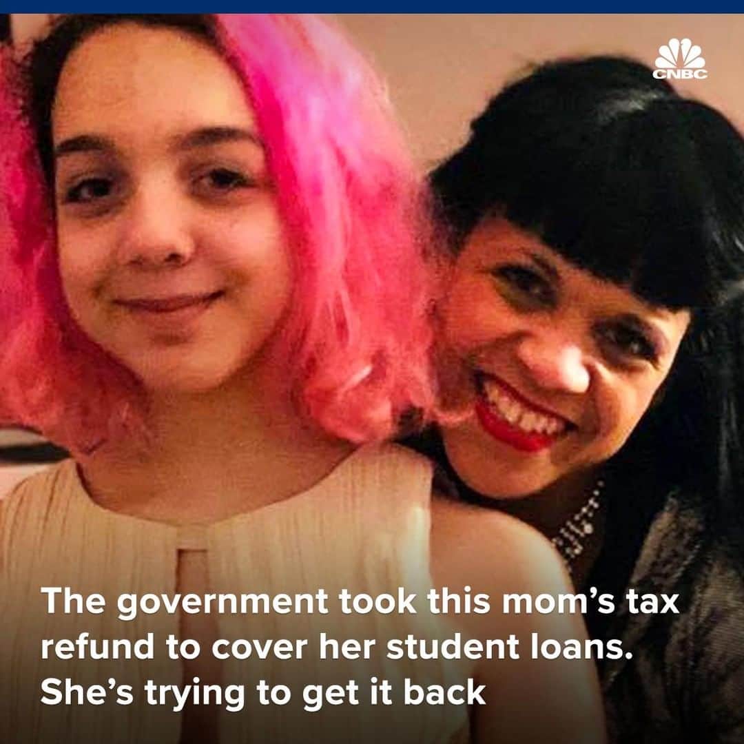 CNBCさんのインスタグラム写真 - (CNBCInstagram)「Tax refunds are a lifeline for many low-income people, including Alexis Patterson.⁣ ⁣ She was depending on her tax refund to help her family find a place to live. Instead, the government applied her $3,063 tax refund to her past-due student loan account.⁣ ⁣ She's not alone — this year, the government has applied $3.3 billion worth of refunds to 1.4 million people's student loan debt.⁣ ⁣ The average refund in 2019 so far is $2,795, which represents 6 weeks of income for a typical family in the U.S.⁣ ⁣ To read more about refunds being applied to debt, click the link in bio.⁣ *⁣ *⁣ *⁣ *⁣ *⁣ *⁣ *⁣ *⁣ #studentloans #debt #studentloandebt #taxes #taxrefund #money #personalfinance #saving #business #businessnews #cnbc⁣」5月28日 7時00分 - cnbc
