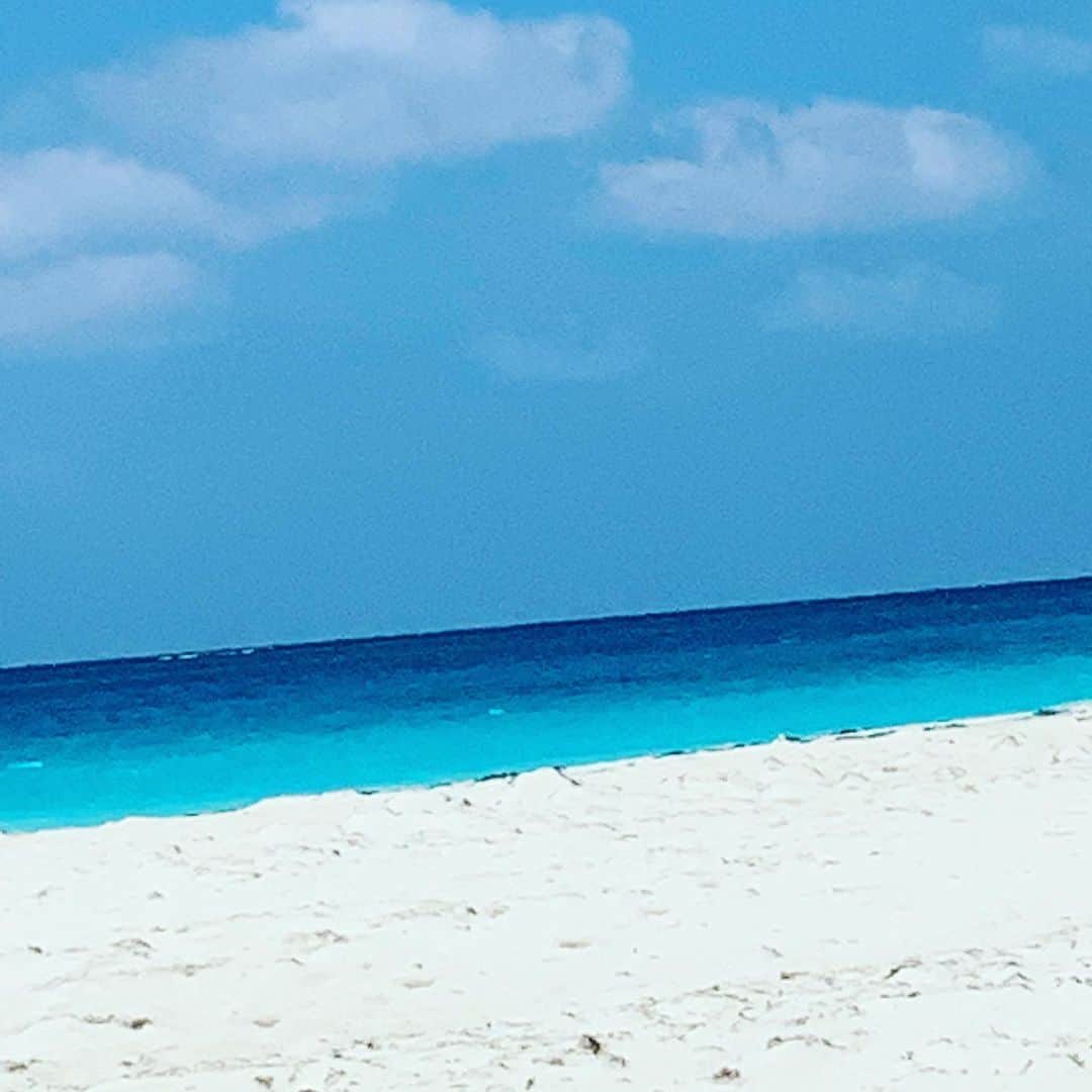 ボビー・ブラウンのインスタグラム：「🙏🇧🇸」