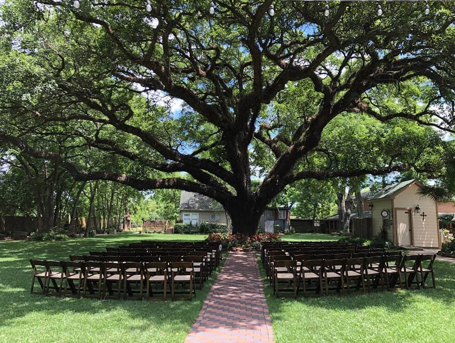 ショーン・ラビットさんのインスタグラム写真 - (ショーン・ラビットInstagram)「Congratulations to my friends @mariyahgerber  and @petrgerber on their beautiful wedding and start to their new chapter together. So happy I could be a part of your special day! 昔のスケート友達マライアさんの結婚式行きました！ピーターさんめちゃ良い人だから一緒に最高のカップル！これからお互い幸せを。おめでとう！ . . . . . . . #figureskating  #houston  #training  #foodie  #fitfam  #travel  #handsome  #weddingdress  #ootd  #model  #japan  #mensfashion  #flowers #フィギュアスケート  #トレーニング  #筋肉  #筋トレ  #笑  #モデル  #イケメン  #カップル  #コーディネート  #おしゃれさんと繋がりたい  #今日の服  #いいね返し  #インスタ映え  #可愛い  #アメリカイーグル  #おはよう #結婚式」5月28日 7時59分 - seanrabbitt