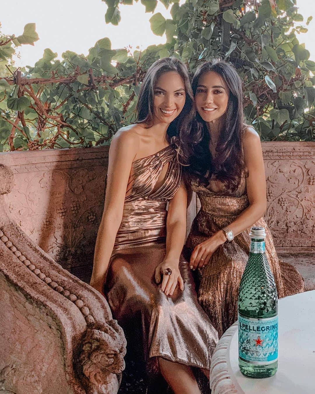 Tamara Kalinicさんのインスタグラム写真 - (Tamara KalinicInstagram)「Celebrating 120 years of @sanpellegrino_official with some of my new friends! So happy to be in Cannes with them for the Film Festival. Couldnt be luckier to have these people around me, channeling my ultimate Latina with @msperu while enjoying the #TastefulMoments #SanPellegrino120 #ad」5月27日 23時23分 - tamara