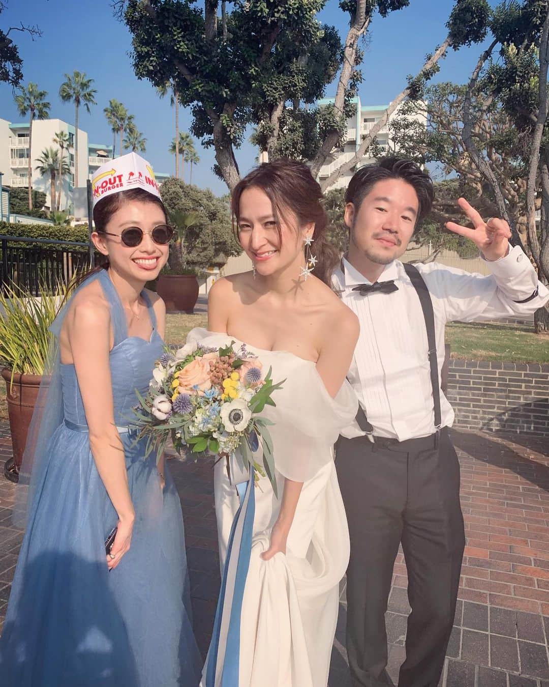 のインスタグラム：「そういえば去年は11月にもLA🇺🇸🇺🇸幸せな幸せな幸せな時間を一緒に過ごさせてもらった❤️大好きなふたり🧡💋結婚する前からめちゃくちゃ仲良しなの知ってたけど、結婚してパワーアップして更に仲良しでキラキラしてると思う✨  そして私は少しよくわからなくなっていたことが最近いいなーって思えるようになったと思う💠  #losangeles #ロサンゼルス #LA #America #アメリカ #🇺🇸 #santamonica #サンタモニカMonica#weddingparty #happy wedding #結婚式 #結婚パーティー #trip #travel #旅 #旅行 # weddingfashion #weddingcoordinate」