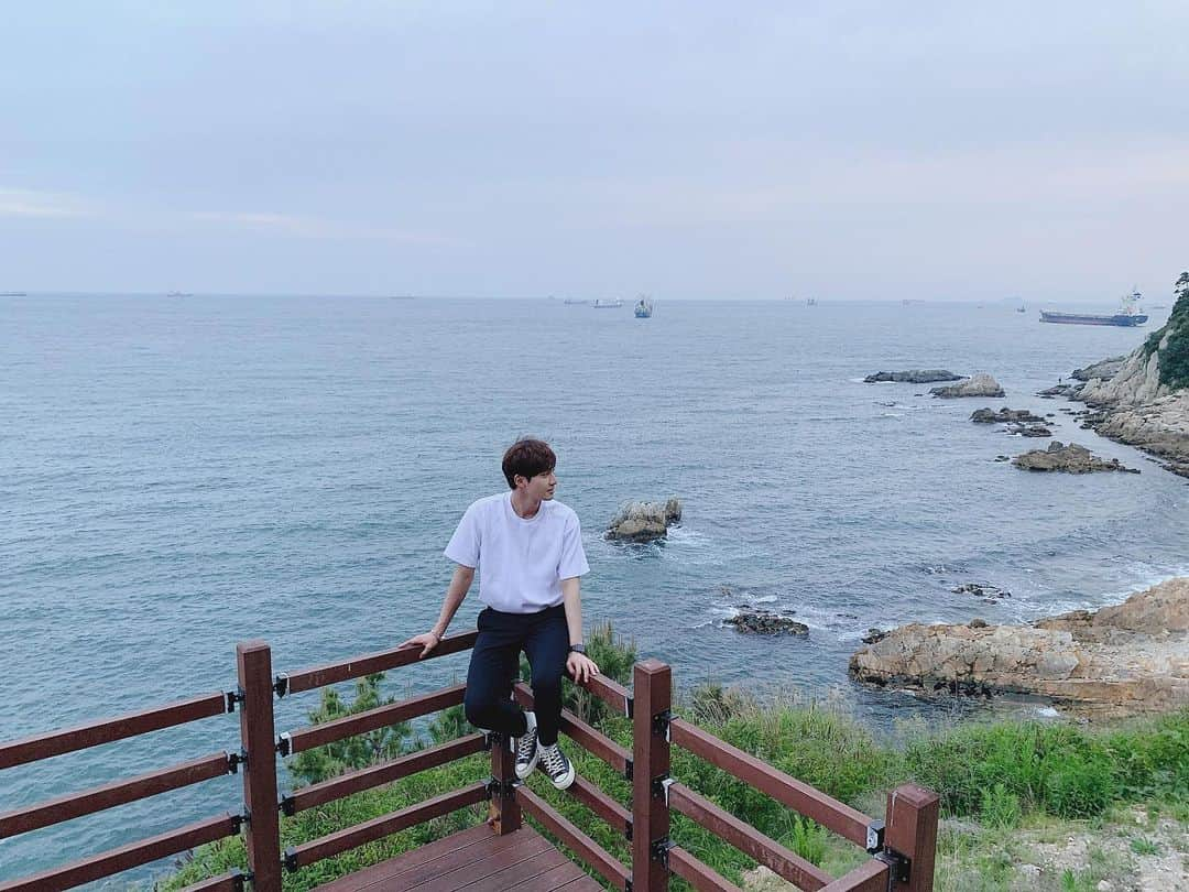 ペク・ミニョンさんのインスタグラム写真 - (ペク・ミニョンInstagram)「The sea in front of you🌊」5月27日 23時48分 - minhyun_112