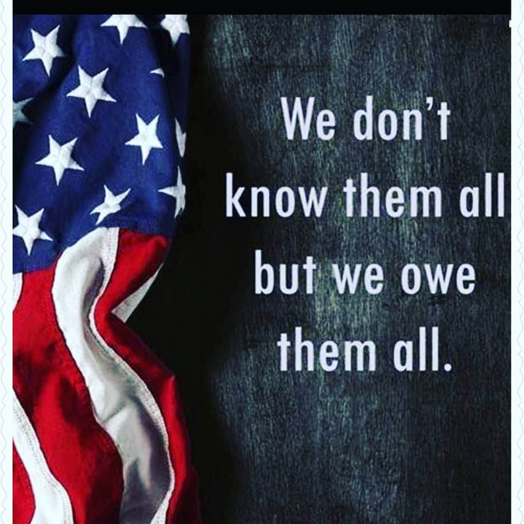 ヴィヴィカ・A・フォックスさんのインスタグラム写真 - (ヴィヴィカ・A・フォックスInstagram)「GM Dawlings! 2day is #MemorialDay and im sending out a SALUTE to all who served and sacrificed their life 4 our freedom & our country! THANK YOU SOLDIERS! #Respect #GoneToSoon #RESTINPOWER 🤗🙇🏾‍♀️🇺🇸」5月27日 23時59分 - msvfox