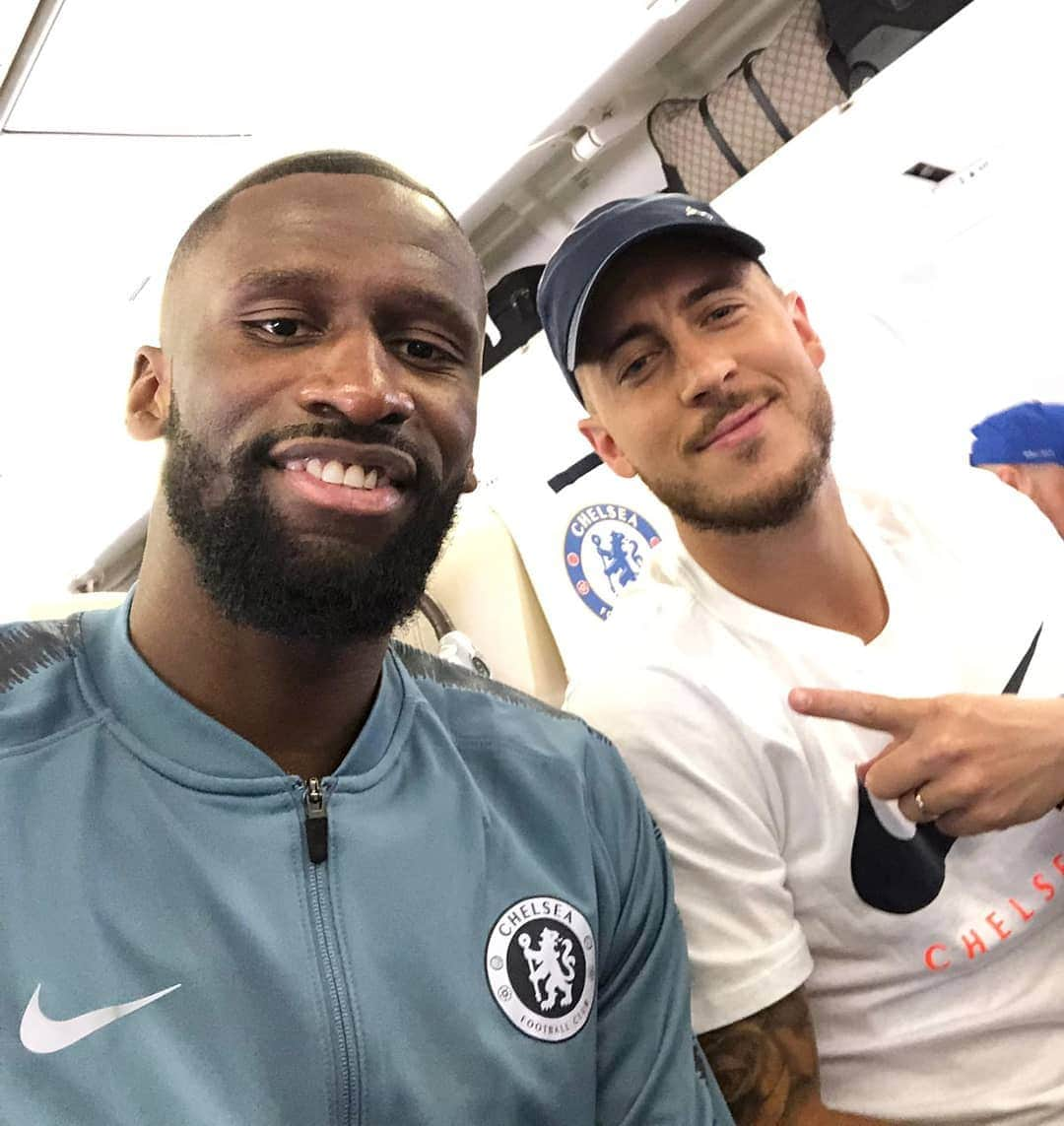 アントニオ・リュディガーさんのインスタグラム写真 - (アントニオ・リュディガーInstagram)「Let's go @chelseafc! On our way to Baku - of course I will support my boys there 🙏🏾💪🏾 @hazardeden_10 #Hustle  #AlwaysBelieve #UELfinal」5月27日 23時55分 - toniruediger