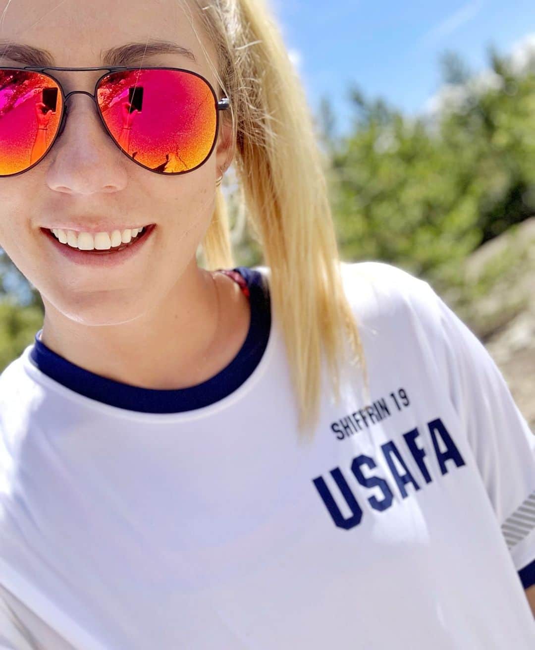 ミカエラ・シフリンのインスタグラム：「Taking a moment today (and every day really) to show gratitude for those who have devoted and sacrificed their lives serving our country. Camp Hale was a training site for the U.S. Army in the 1940s, designated for preparing soldiers to survive in the harsh conditions of winter and teaching them alpine and nordic skiing and mountain climbing. These soldiers became part of the the 10th Mountain Divison. It’s an honor to have this piece of our nation’s history just in my backyard, and I feel so grateful to not only the soldiers who trained at Camp Hale but every single soul who has fought for and served this country. ~ ~ ~ ~ ~ ~ ~ ~ ~ ~ ~ ~  On a similar note—I am SO excited and thankful for the opportunity to fulfill a lifelong dream of flying with the @afthunderbirds tomorrow! Even better, I get to represent the @af_academy Class of 2019! CONGRATULATIONS to the nearly 1,000 cadets who will become commissioned officers in the world's greatest Air Force this Thursday‼️, and I think I am allowed to say—on behalf of our country—thank you for your service. 🙏🏻🙏🏻 #usafa」