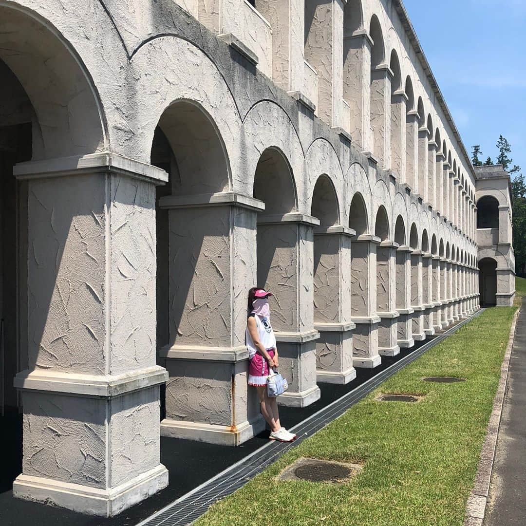 宮崎宣子さんのインスタグラム写真 - (宮崎宣子Instagram)「33度の今年一番の暑いゴルフ⛳️ しかもレギュラーティーからの挑戦でしたが、ドライバーが不調💦 何とか114におさまってくれましたが、レギュラーティーからは遠くて…💦 ウッドが大活躍🙏💕 #レギュラーティー #白ティー #ゴルフ女子 #ゴルフ好き #ゴルフコーデ #ゴルフウェア #アルチビオコーデ #夏ゴルフ #golfgirl #golfwear #archivio #golflife」5月28日 0時19分 - miyazaki_nobuko