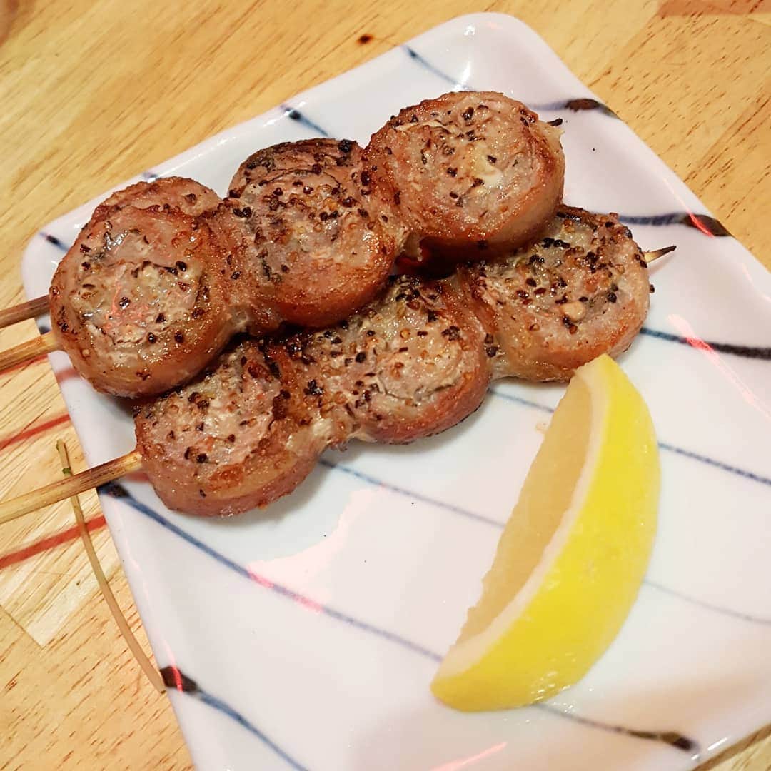 長江愛美さんのインスタグラム写真 - (長江愛美Instagram)「めちゃくちゃ美味しくて唸りました😍 大好きな先輩と。熱い夜。 ああ心強い。。😭✨ #焼き鳥#やきとり#大好物#yakitori#最高  #まなみんのご飯記録」5月28日 0時27分 - manamin.512