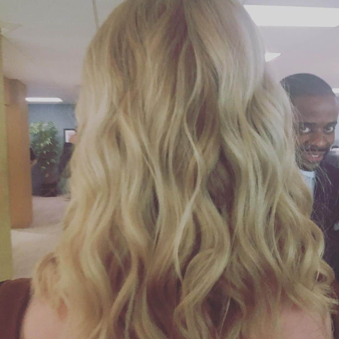 キャサリン・ハイグルさんのインスタグラム写真 - (キャサリン・ハイグルInstagram)「@dulehill has raised the bar on the ol’ #stalkie I especially love the creepy factor of the third pic. Sometimes s#%t gets weird on the set of @suits_usa and I love it.  Thoughts @harryconnickjr ?!」5月28日 0時55分 - katherineheigl