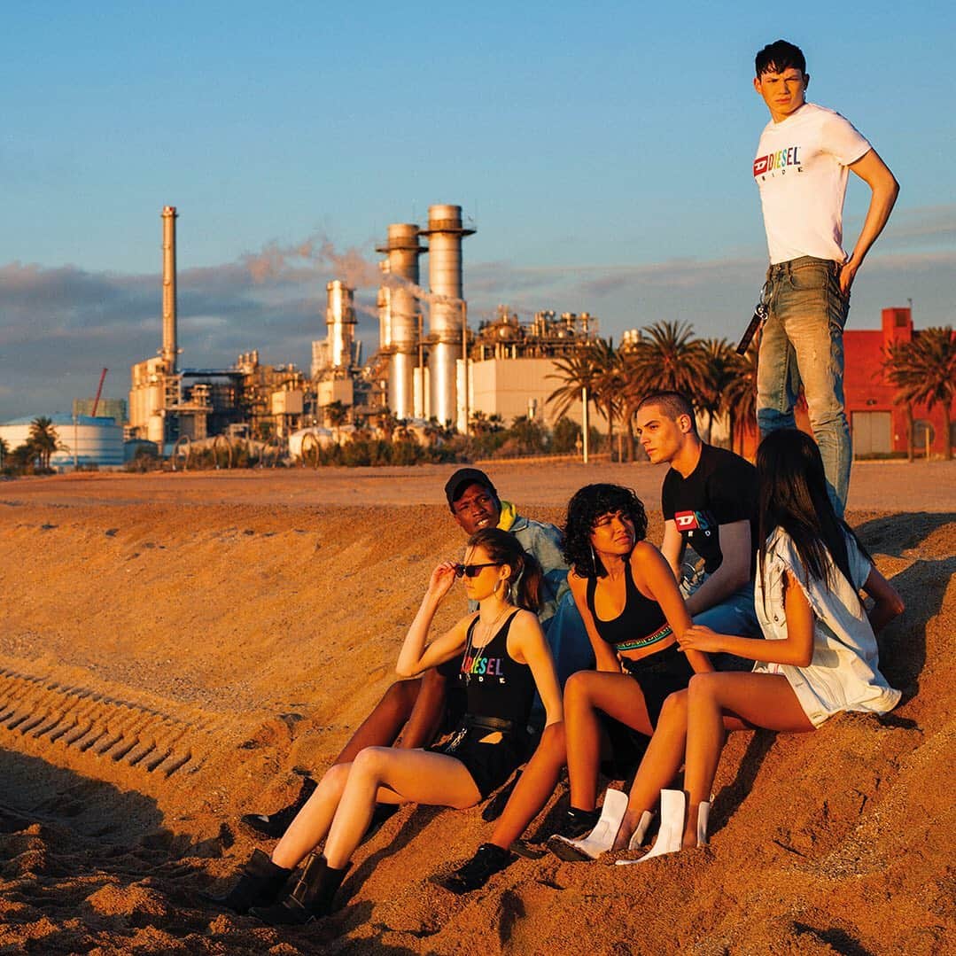 ディーゼルのインスタグラム：「They’ve seen much so nothing surprises them. Yet, they can’t wait for tomorrow’s mysteries. #Pride #DieselHi5h #Summer19 . . @vegaessermeant @alecardonaca @annagryzlova @black.benson @j.felipe.v @gerardalbajar」