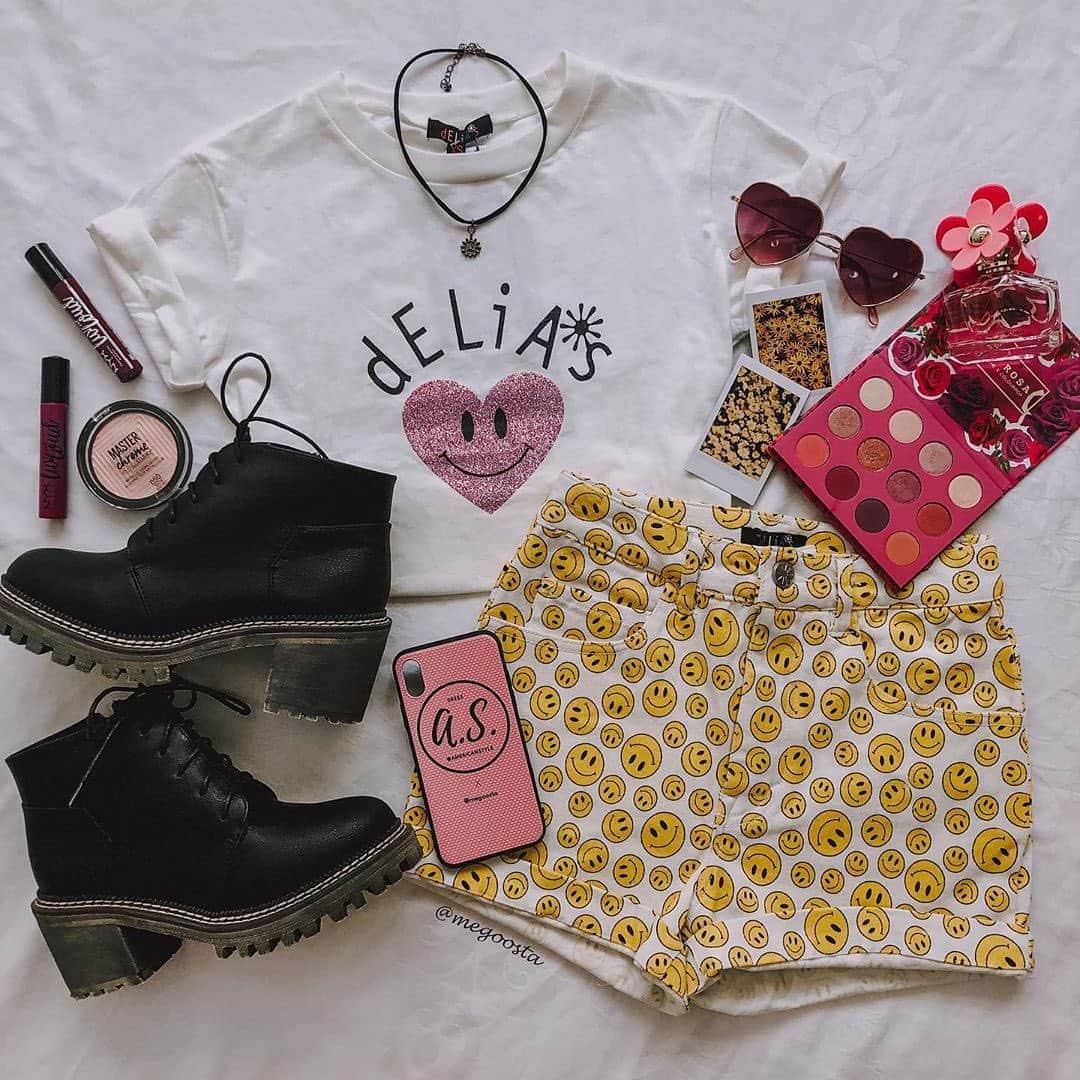 Angel™さんのインスタグラム写真 - (Angel™Instagram)「OOTD. Which item would you add to your shopping list? credit @megoosta 🎁 Where to Buy Outfit 2 & 3? 👉🏻 link in my bio or dress-as.com 👈🏻 (Brand are tagged) . americanstyle #ootd #style #fashion #outfit #layout #onlineshopping 😍😍」5月28日 1時07分 - americanstyle