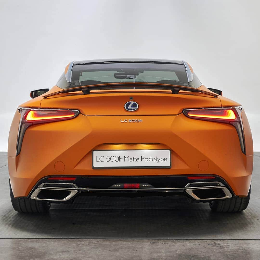 Lexus UKさんのインスタグラム写真 - (Lexus UKInstagram)「#LexusRC  #LexusNX #LexusLC Matte Prototype  Which is your favourite orange Lexus?  #Design #CarDesign #Automotive #Lexus #Orange #CarsofInstagram」5月28日 1時15分 - lexusuk