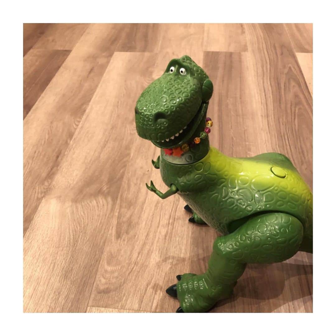 U-YEAH のインスタグラム：「「ただいま」 「おかえり」  #REX #TOYSTORY」
