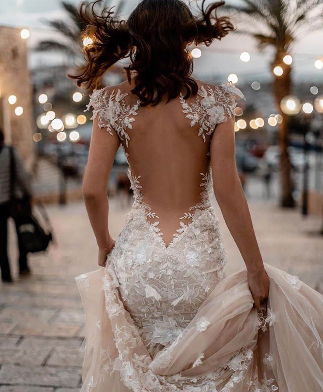 Wedding ?さんのインスタグラム写真 - (Wedding ?Instagram)「Beautiful gown by @galialahav ❤️ . . . . . . . . . . . . . Ph @tali__photography . #wedding #bride #bridetobe #noiva  #vestidodenoiva #weddingdress #weddinggown  #casamento」5月28日 1時24分 - weddingideas_brides